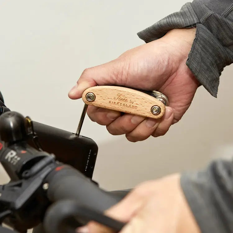 bike tool - 16-in-1 by kikkerland