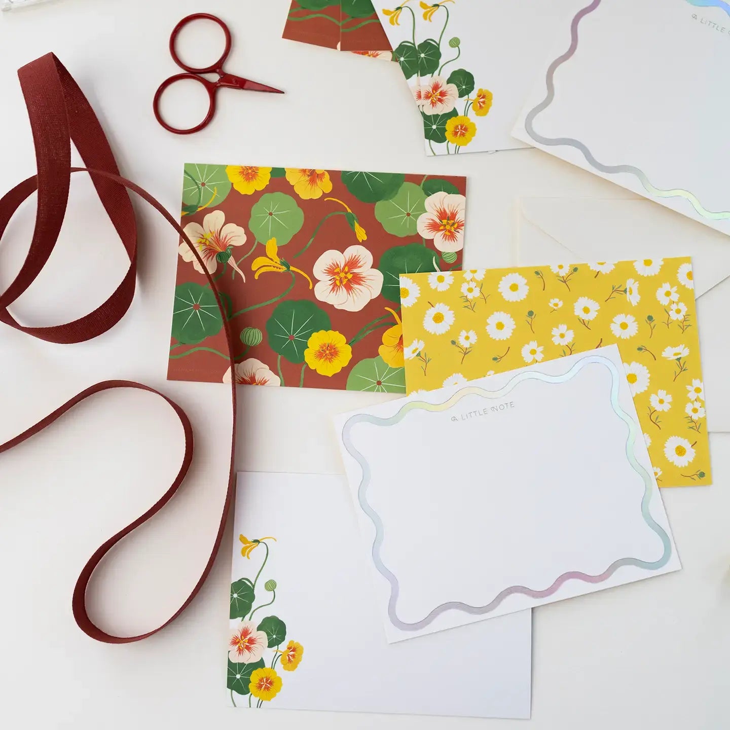 notecards - set of 4 - little note/daisy by botanica paper co.