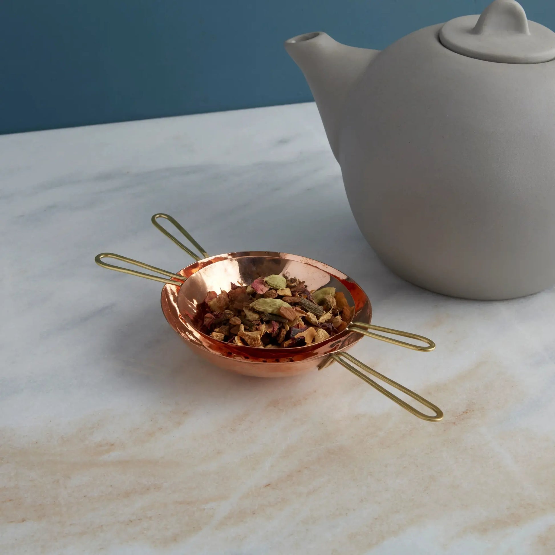 tea strainer - camden - hammered copper by be home