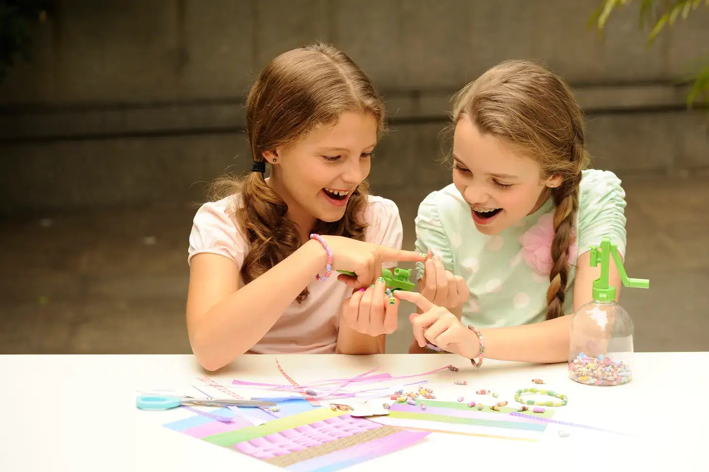 kit - diy - recycled paper beads by toysmith group