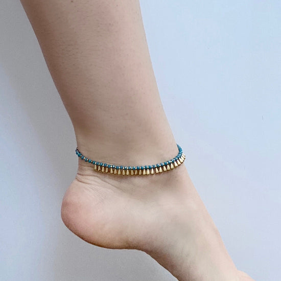 anklet - brass teardrop + glass beads by baizaar