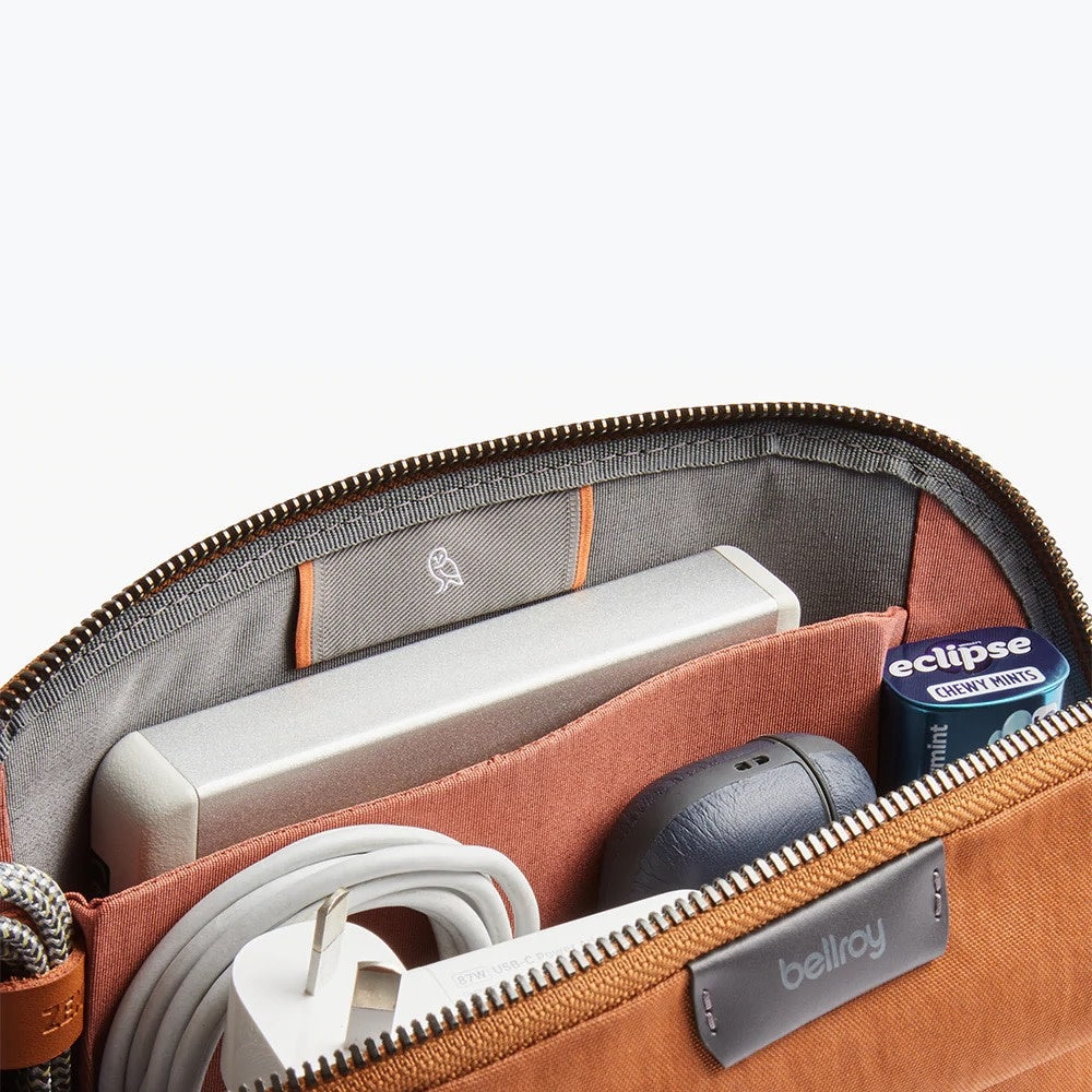 pouch - desk caddy by bellroy