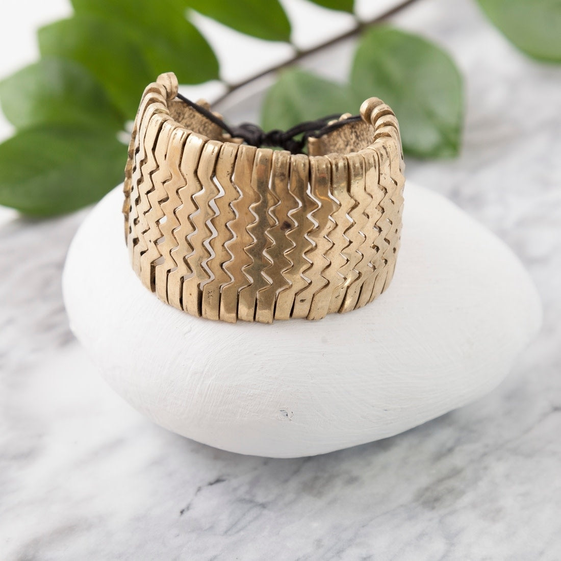 bracelet cuff - brass zigzag by baizaar