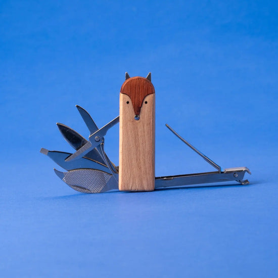 tool - manicure set - fox by kikkerland