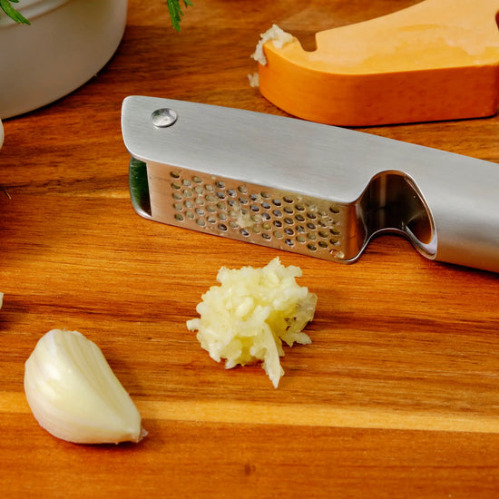 tool - garlic press - crushed it by full circle home