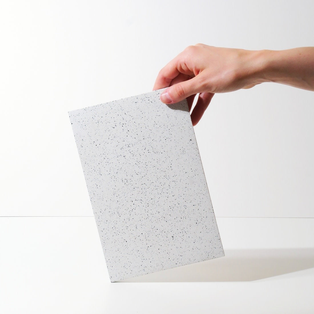 flat tray - "visa" - medium by concrete goods