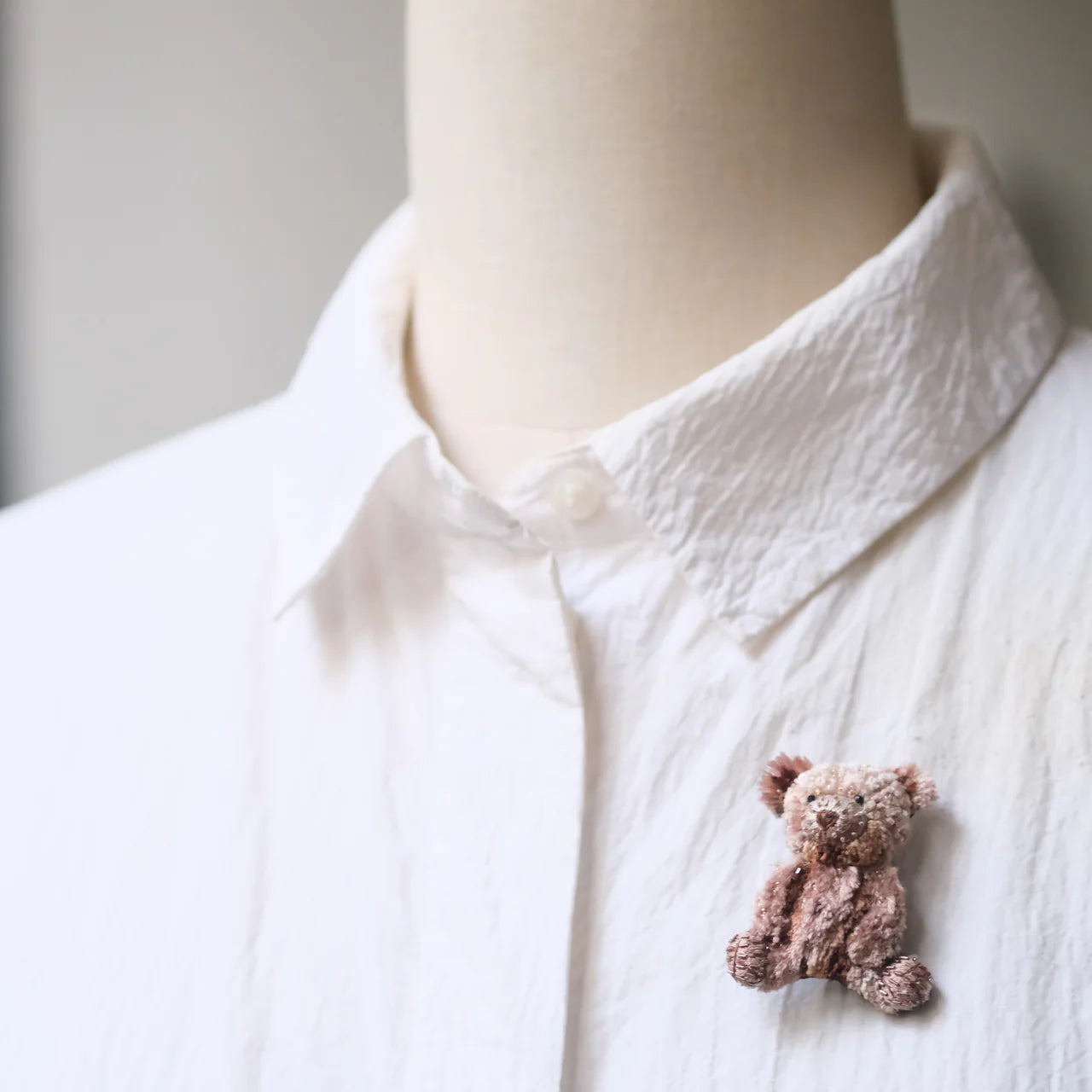 brooch pin - teddy bear by trovelore