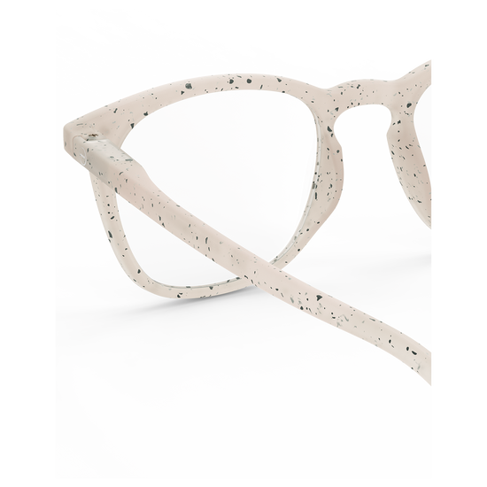 glasses readers - #e trapezoid - ceramic beige by izipizi