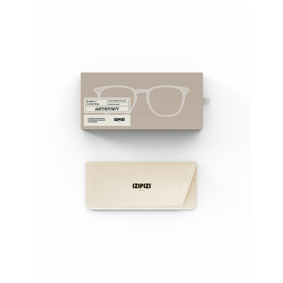 glasses readers - #e trapezoid - ceramic beige by izipizi