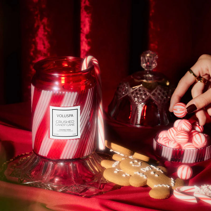 candle - crushed candy cane by voluspa