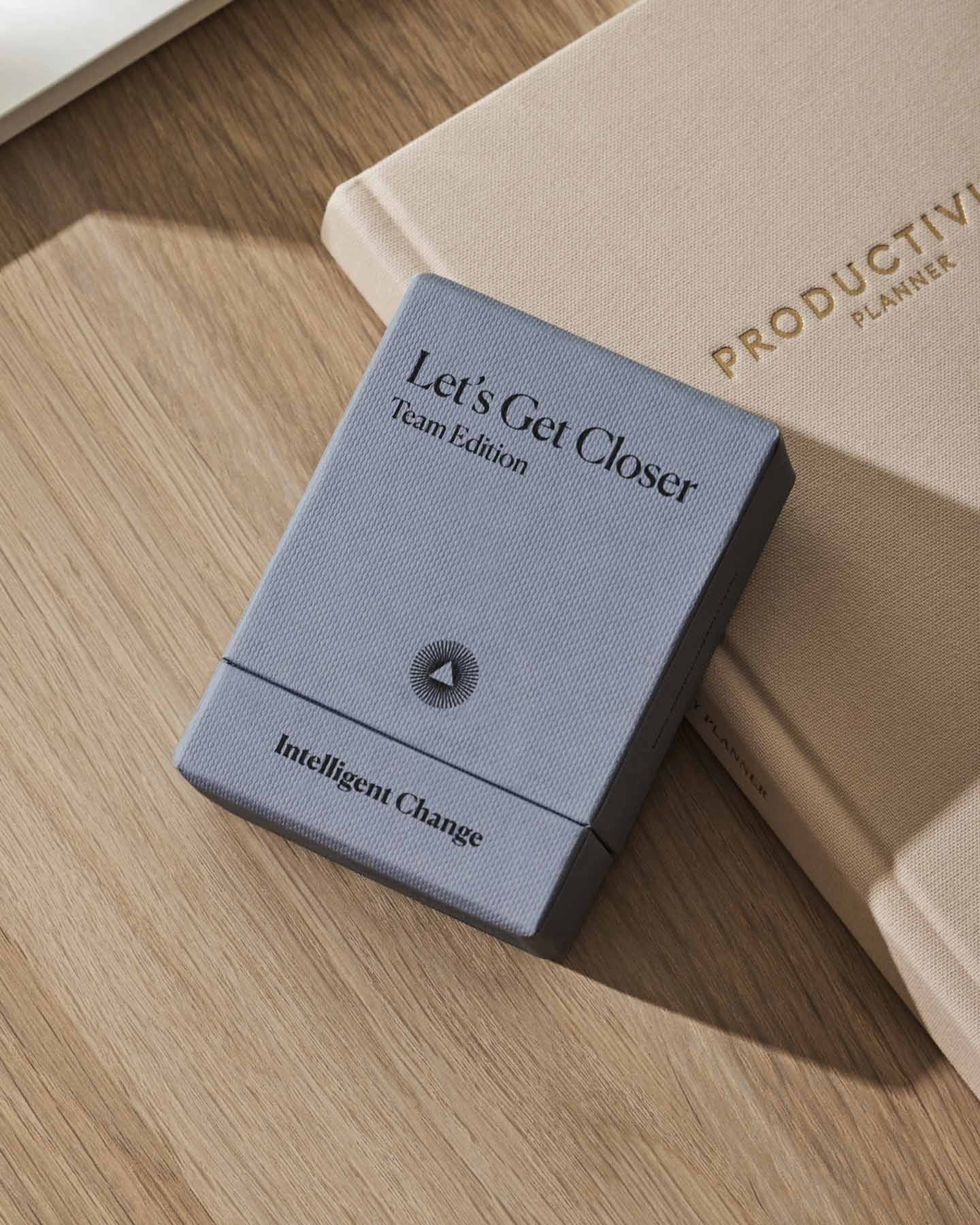 card game - get closer team edition by intelligent change