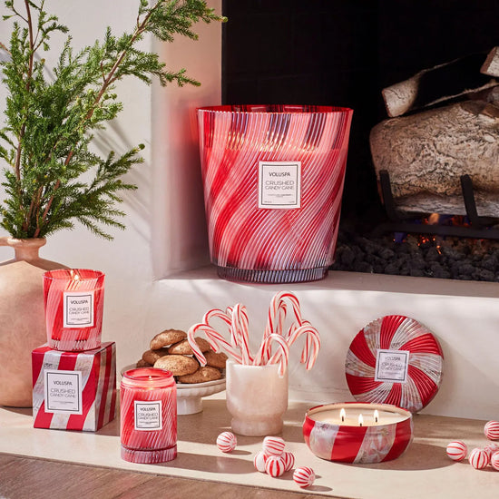 candle - crushed candy cane by voluspa