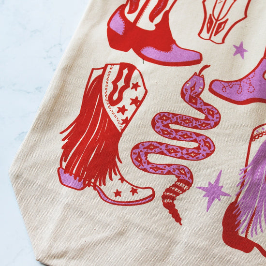 tote bag/zipper closure - howdy cowgirl - pink/red by calhoun & co.