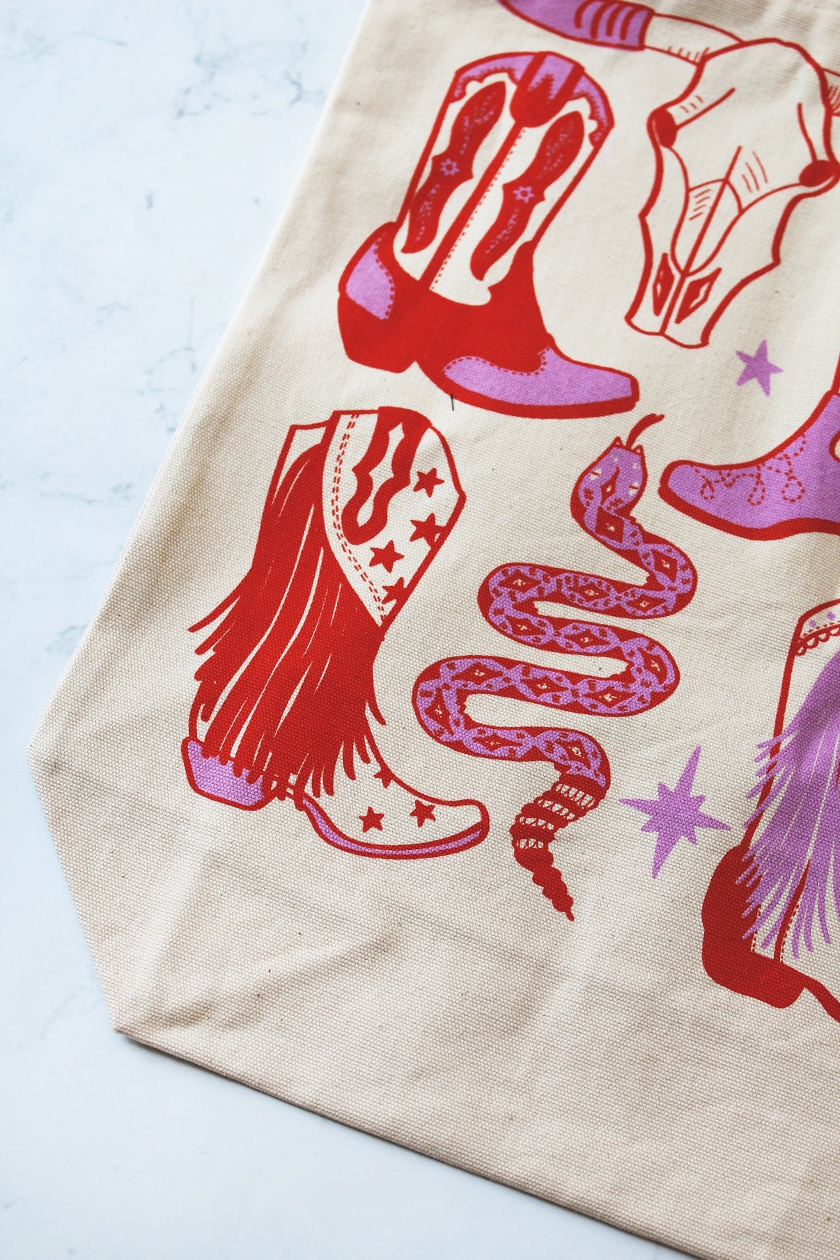 tote bag/zipper closure - howdy cowgirl - pink/red by calhoun & co.