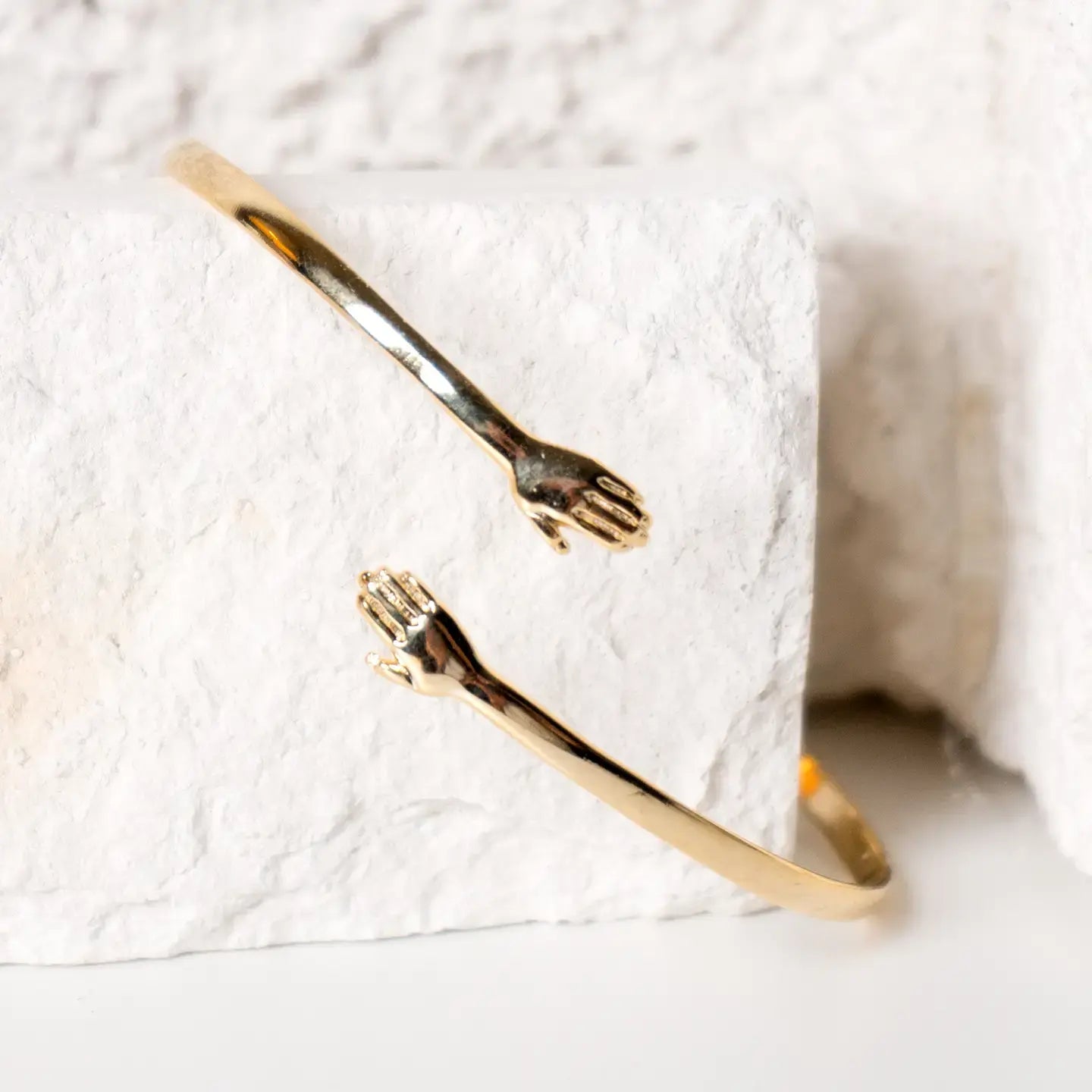 bracelet cuff - i wanna hold your hand - 24kgp by peter and june