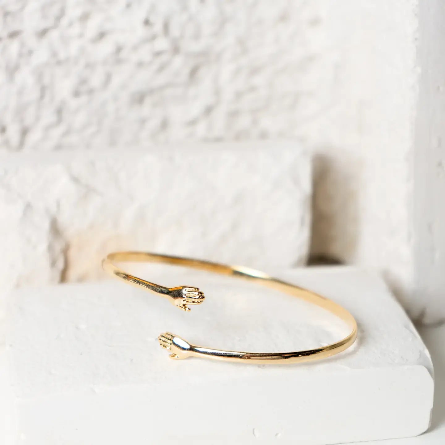 bracelet cuff - i wanna hold your hand - 24kgp by peter and june