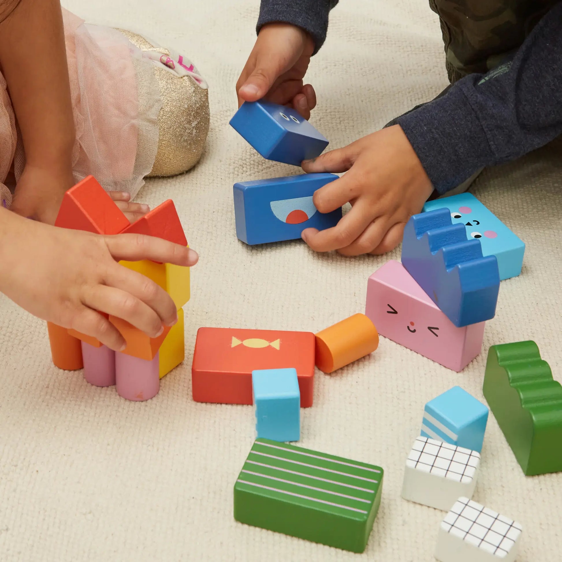 toy - wooden building blocks - stack & mix by kikkerland