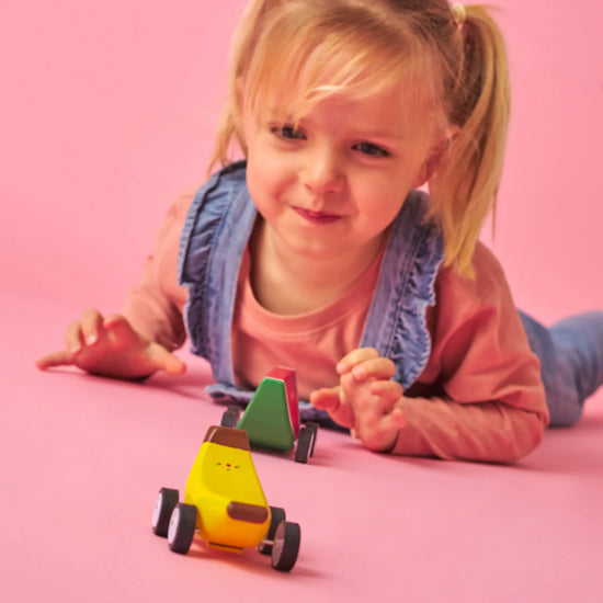 toy - pullback car - fruit-fun by kikkerland