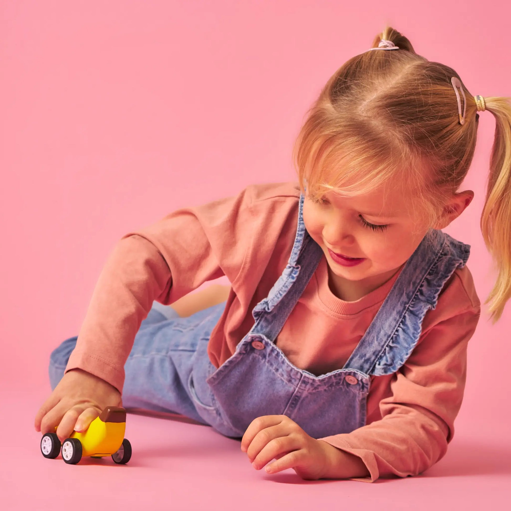 toy - pullback car - fruit-fun by kikkerland