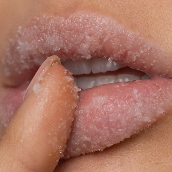 lip scrub - exfoliating by poppy & pout