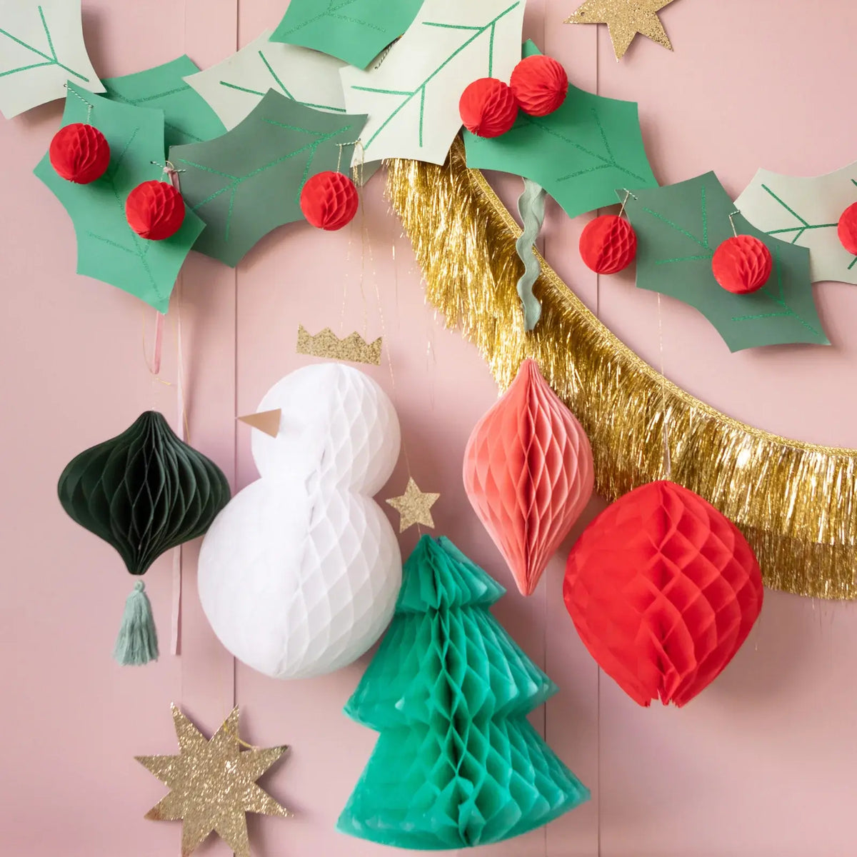 garland - giant honeycomb holly by meri meri