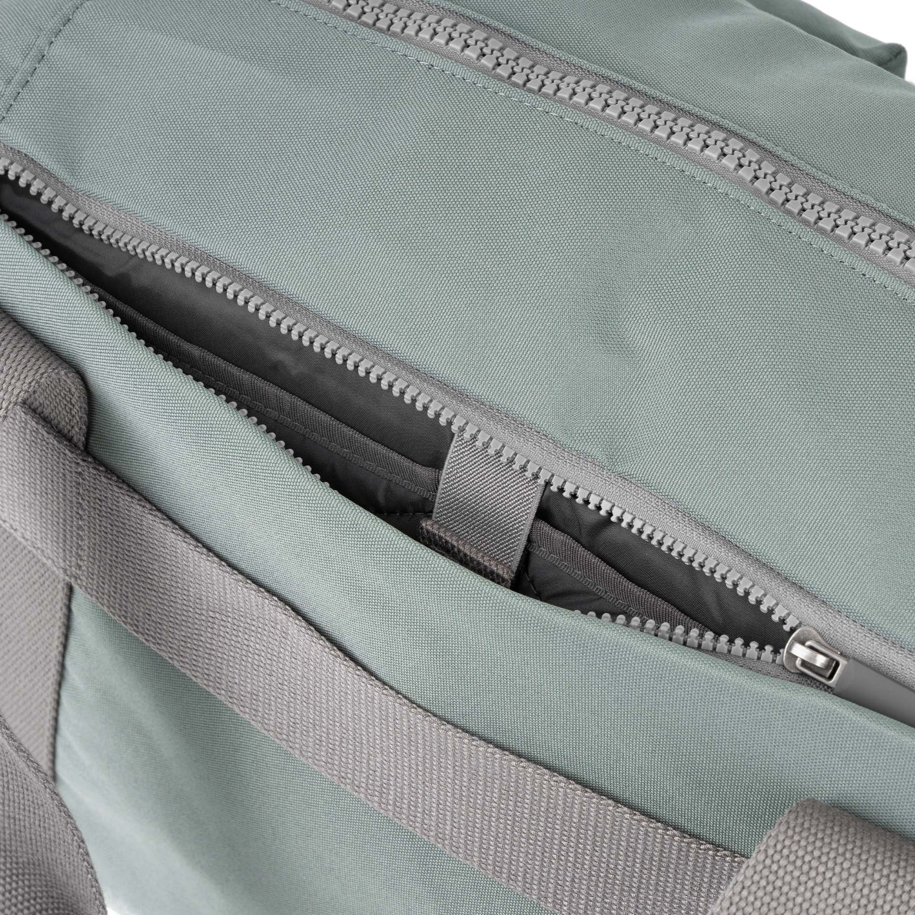 bag - gatwick - recycled canvas - med by ori london
