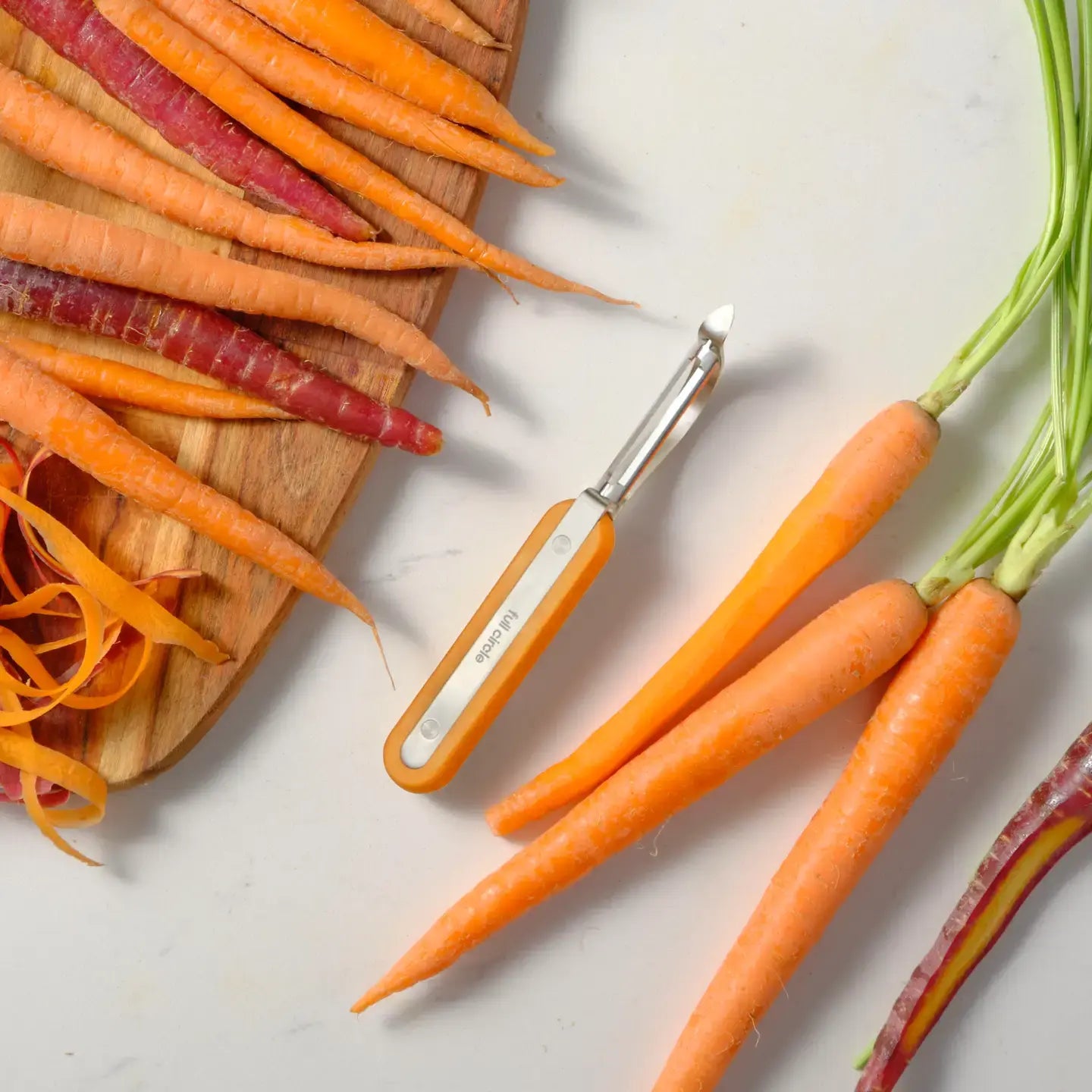 tool - vegetable peeler - "peel out" by full circle home