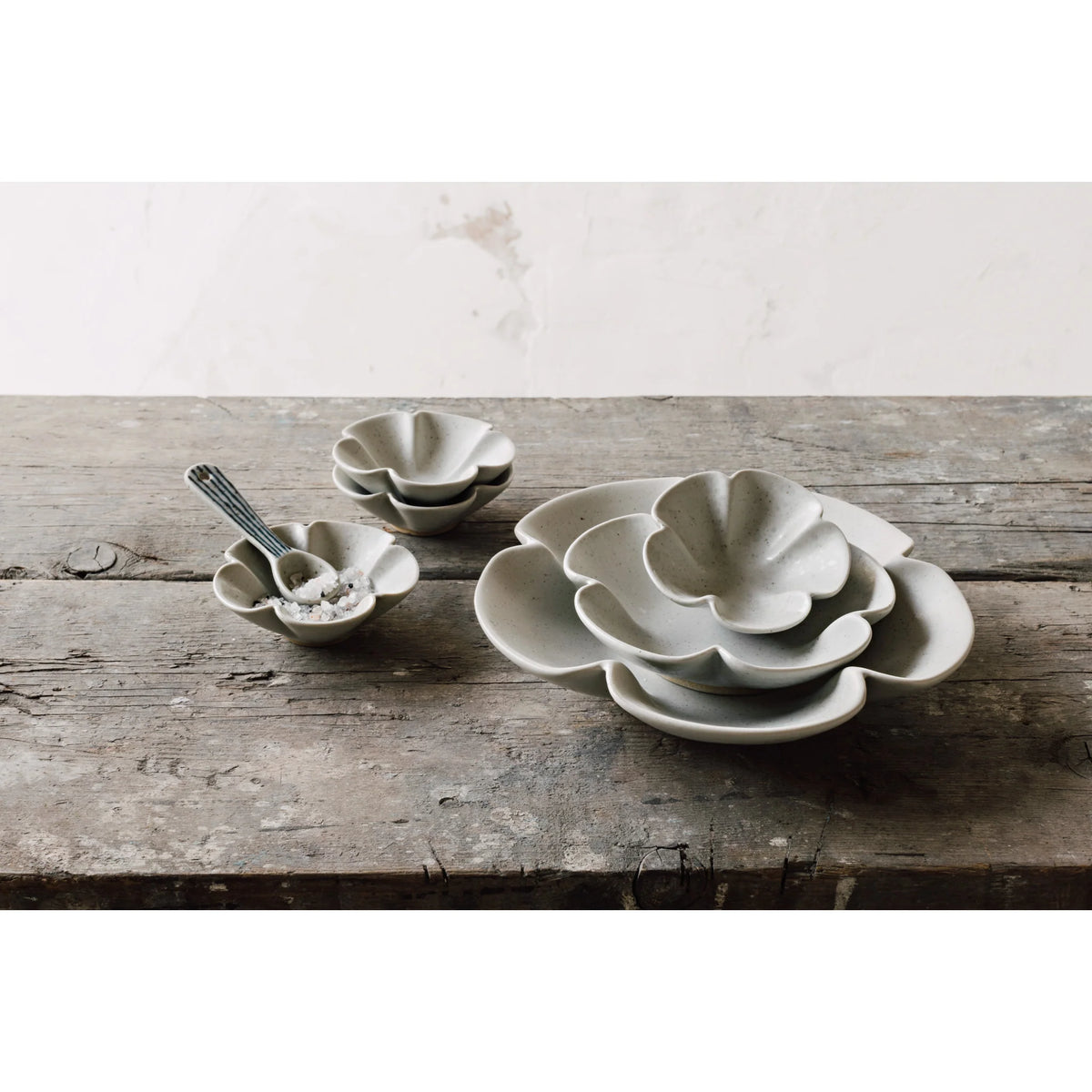 serving dish - sakura - 8.5" by now designs