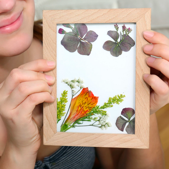 art frame - pressed flower by kikkerland