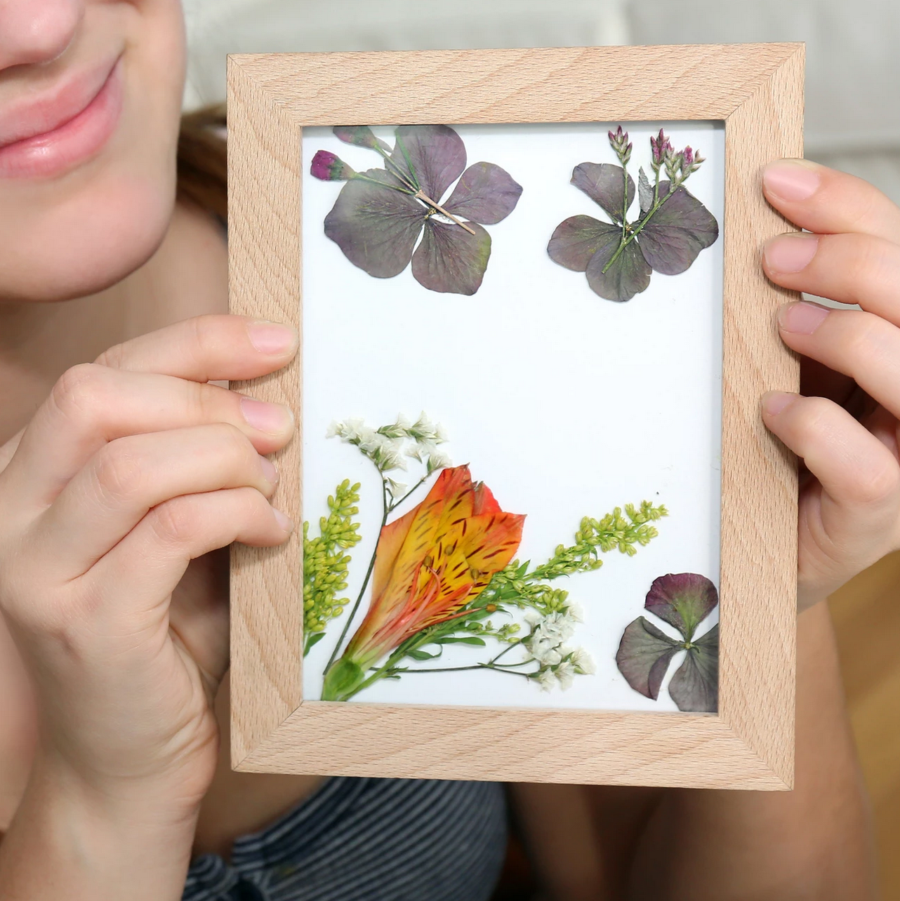 art frame - pressed flower by kikkerland