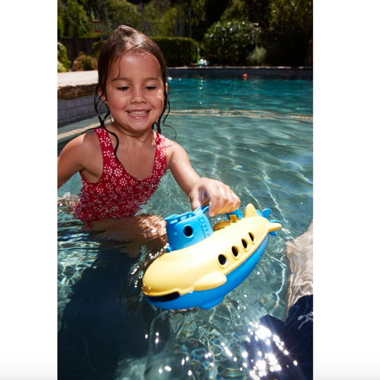 bath toys - submarine by green toys