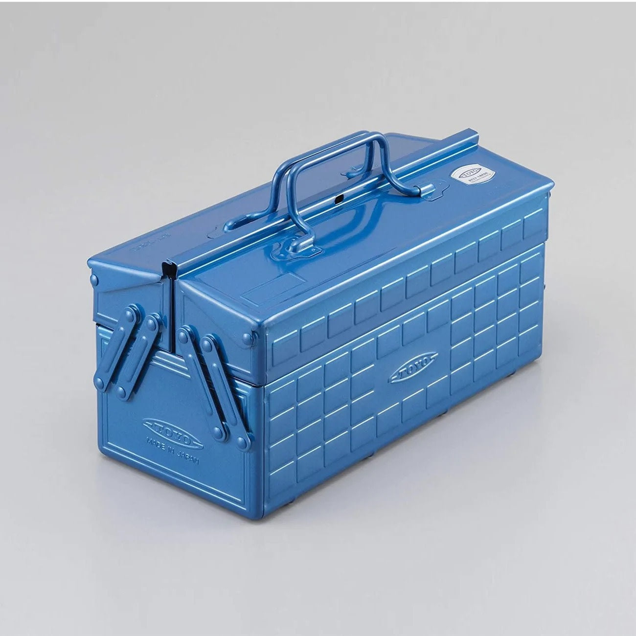 toolbox - steel cantilever by ameico/toyo