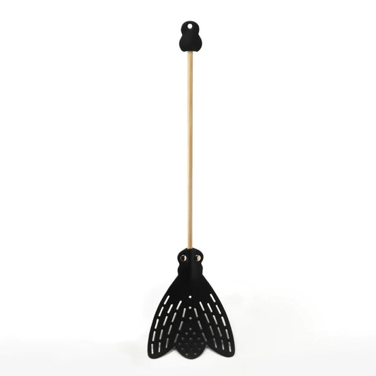 fly swatter - tarmo likki by ameico/essey