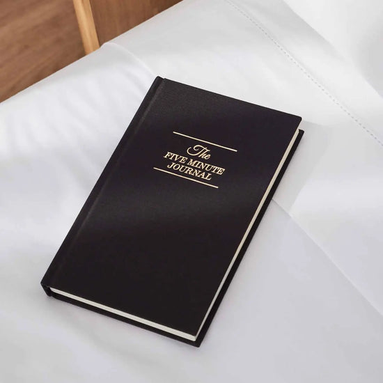 book - five minute journal - daily gratitude - black by intelligent change