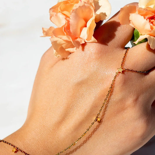 hand chain - twinkle stars - 18kgp by peter and june