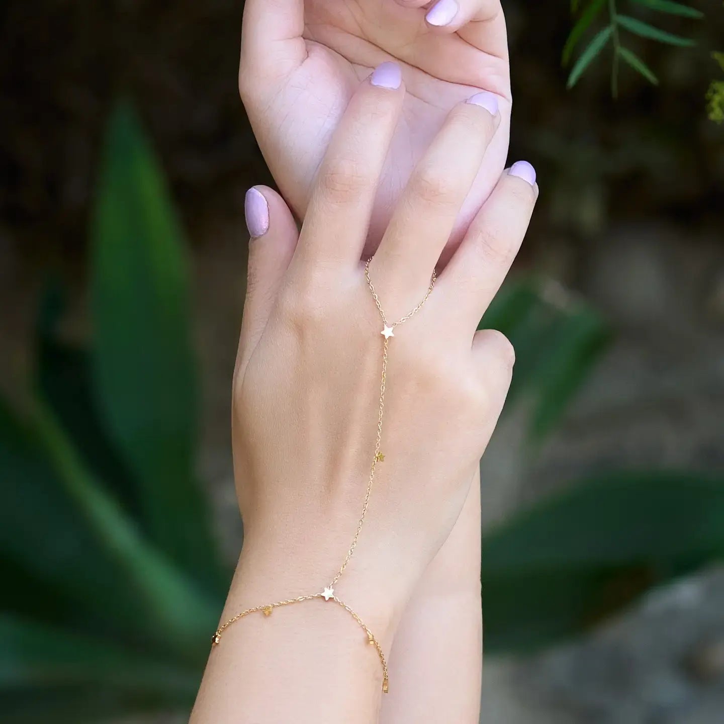 hand chain - twinkle stars - 18kgp by peter and june