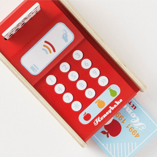 toy - card machine - classic wooden by le toy van, inc.