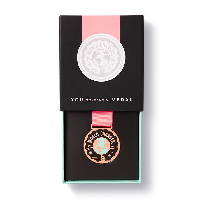 honorary ribbon medal - world changer by compendium