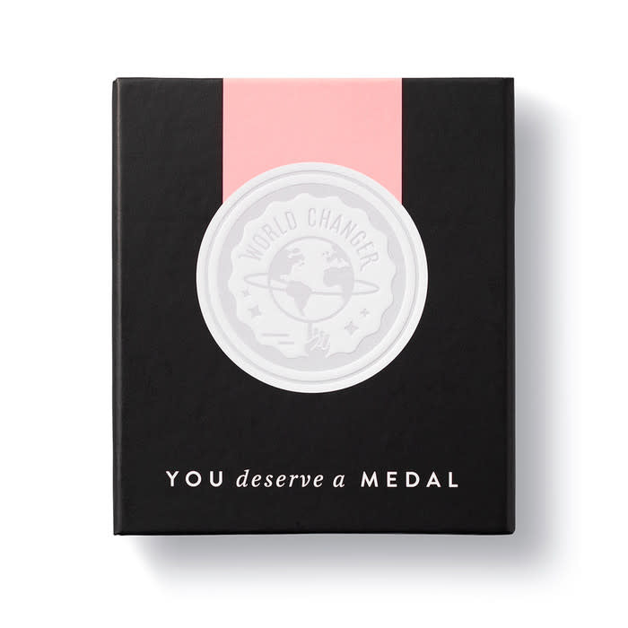honorary ribbon medal - world changer by compendium